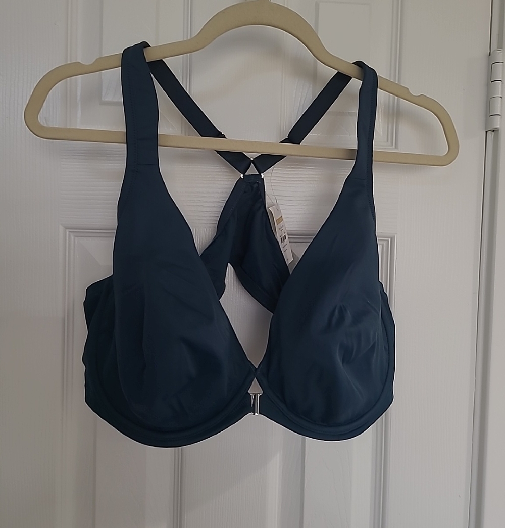 Plunge Underwire Bra with Racerback in Navy